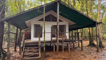 Comfort Tent, Park View
