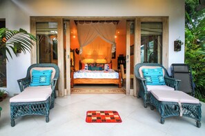 Terrace/patio - Brilliant 3-bedroom villa with Pool and AC in peaceful Ubud (Ubud)
