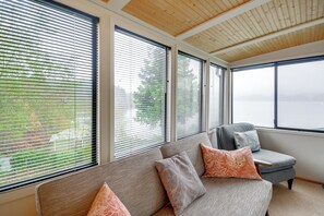 TV, fireplace, books, stereo - Steps to Beach: Scenic Escape in Port Orchard! (Port Orchard)