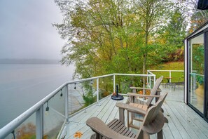 Terrace/patio - Steps to Beach: Scenic Escape in Port Orchard! (Port Orchard)