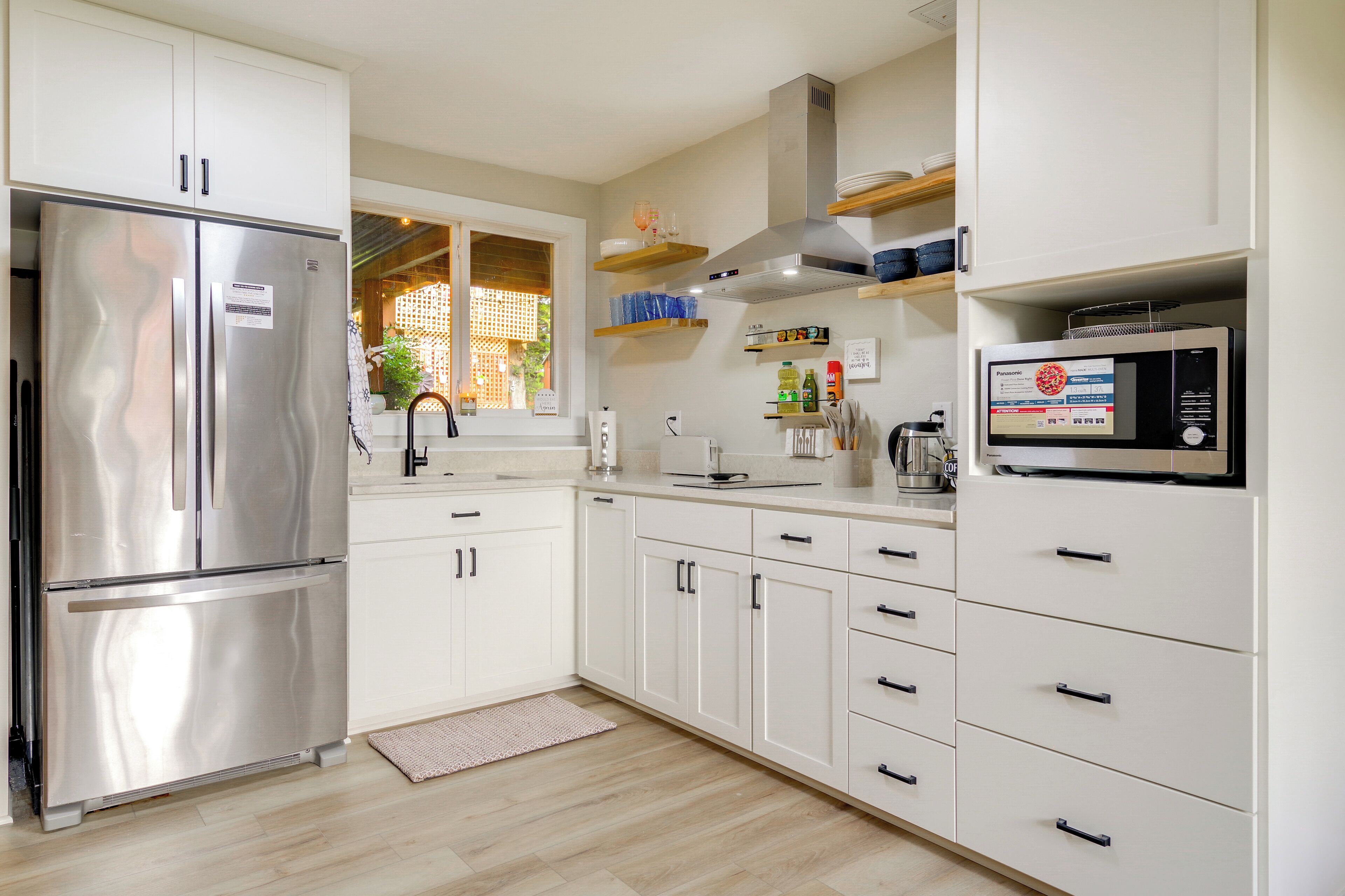 Fridge, microwave, coffee/tea maker, toaster