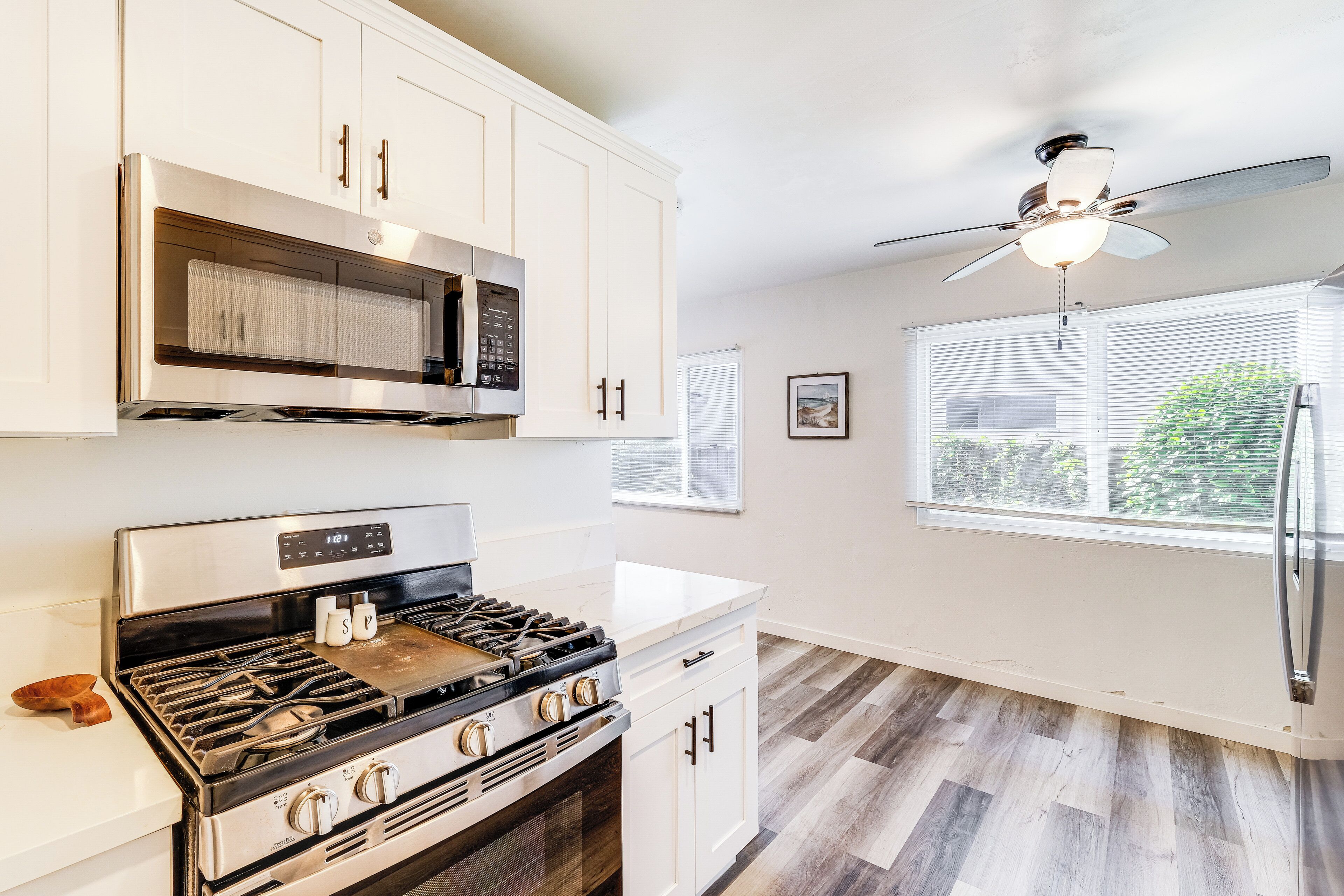 Fridge, microwave, stovetop, coffee/tea maker