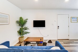 TV, video games, books, video library - < 1 Mi to Pacific Beach: Peaceful San Diego Gem! (San Diego)