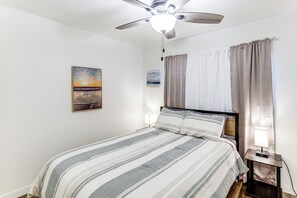 2 Schlafzimmer, Schreibtisch, Bügeleisen/Bügelbrett, Internetzugang