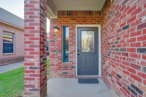 Exterior detail - 1 Mi to Historic Dtwn Weatherford: Home w/ Yard (Weatherford)