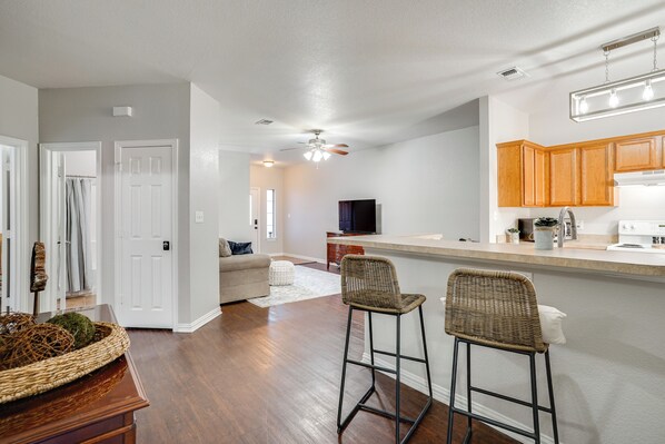 TV - 1 Mi to Historic Dtwn Weatherford: Home w/ Yard (Weatherford)