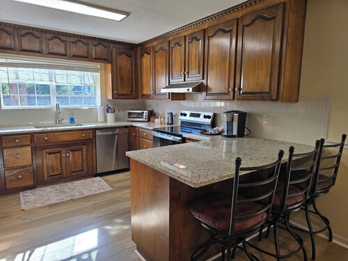 Charming 3-bedroom house in beautiful Douglas with lots of amenities