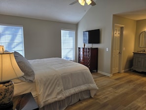 Bügeleisen/Bügelbrett, Internetzugang, Bettwäsche