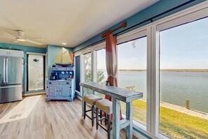 Fridge, microwave, oven, stovetop - Water front, dog-friendly home near fishing, beaches, & dining - shared pool (Corpus Christi)