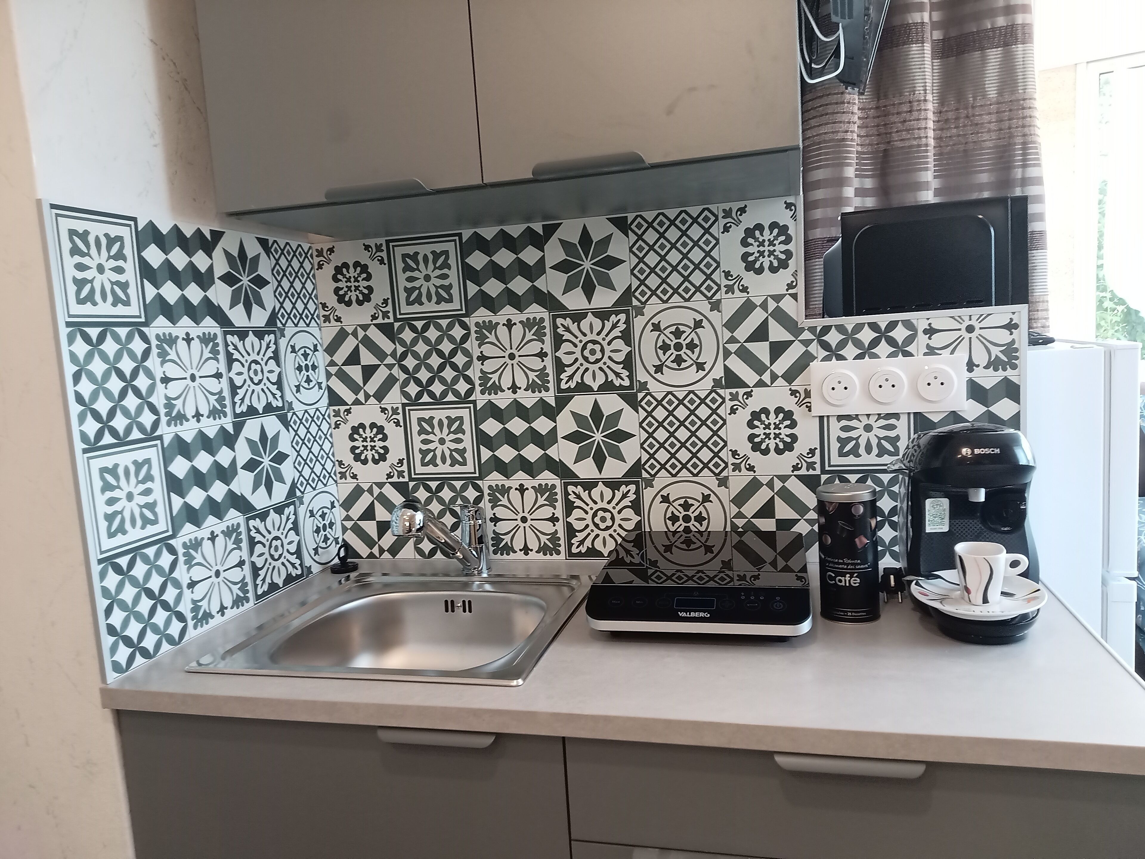 Micro-ondes, plaque de cuisson