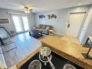 Interior - 10 Sanctuary - w/ washer drier (Franklin)