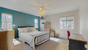 Fer et planche à repasser, accès Internet, draps fournis