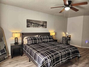 Silitysrauta/-lauta, Wi-Fi, vuodevaatteet