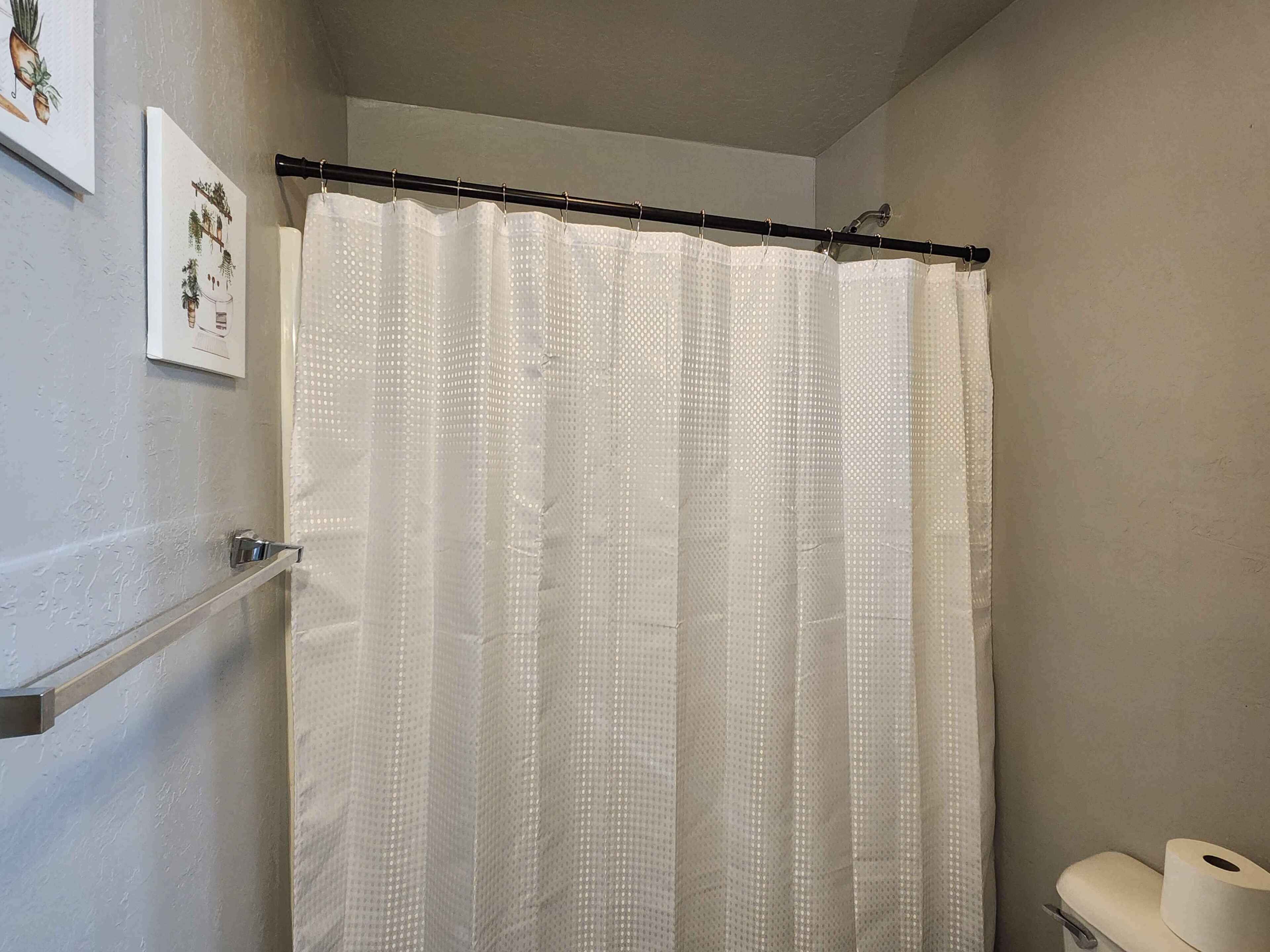 Haartrockner, Handtücher, Toilettenpapier