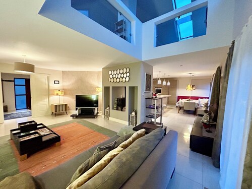 Ring of Kerry Modern 4 Bed with 3 Bathrooms, Magnificent views to Carrantuohil