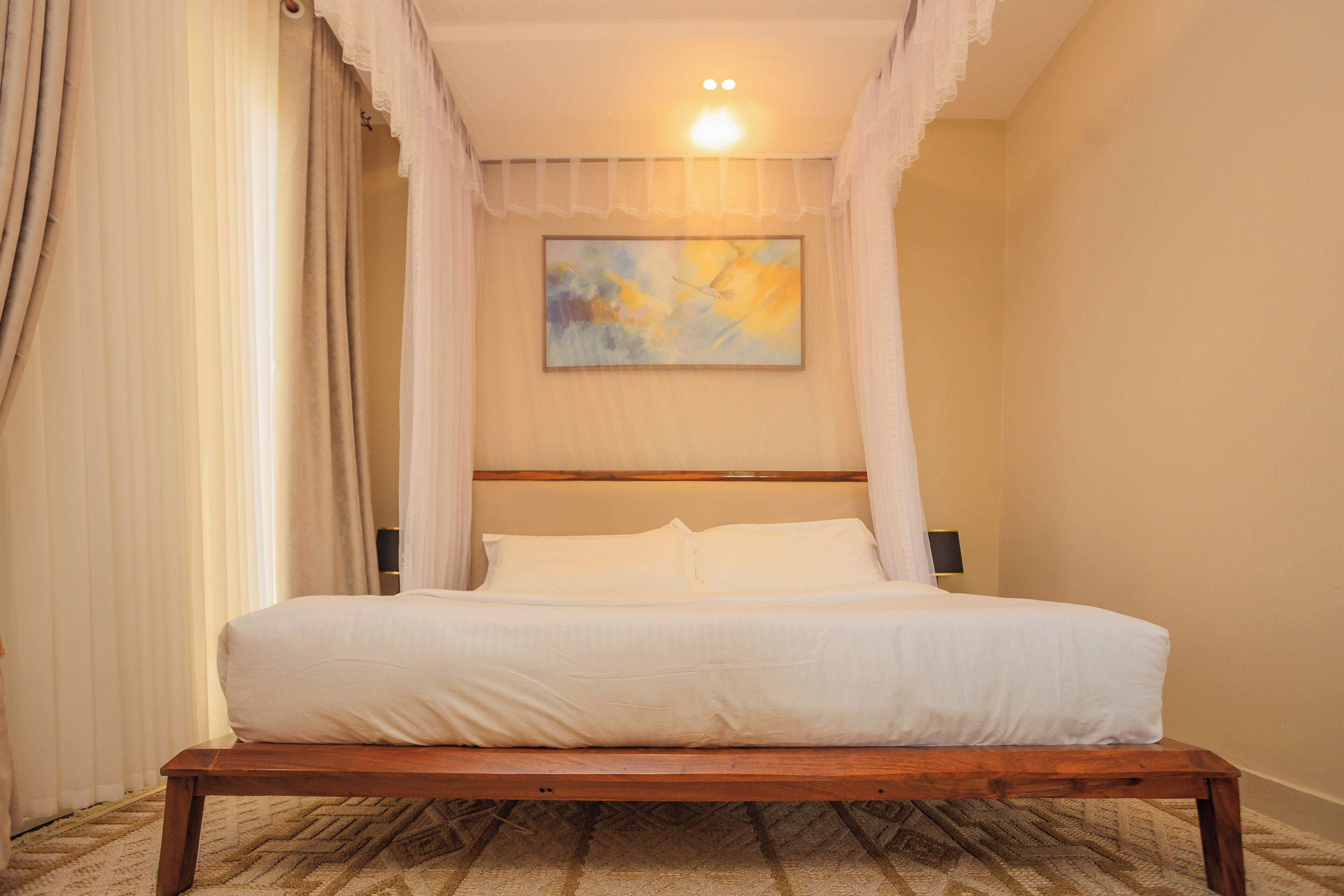 Iron/ironing board, WiFi, bed sheets