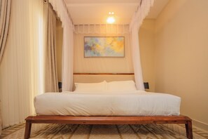 Iron/ironing board, WiFi, bed sheets - Amazing Pool View Apartment perfect in Garuga-Entebbe with fitness room & WI-FI (Nkumba)