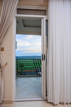 Interior - Amazing Pool View Apartment  perfect in Garuga-Entebbe with fitness room & WI-FI (Nkumba)