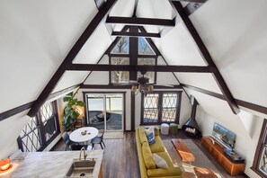 Smart TV, fireplace, books, stereo - Cozy Secluded A-Frame Cabin with Hot Tub & Fire Pit Near Dells & Mauston (Mauston)