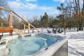 Outdoor spa tub - Cozy Secluded A-Frame Cabin with Hot Tub & Fire Pit Near Dells & Mauston (Mauston)