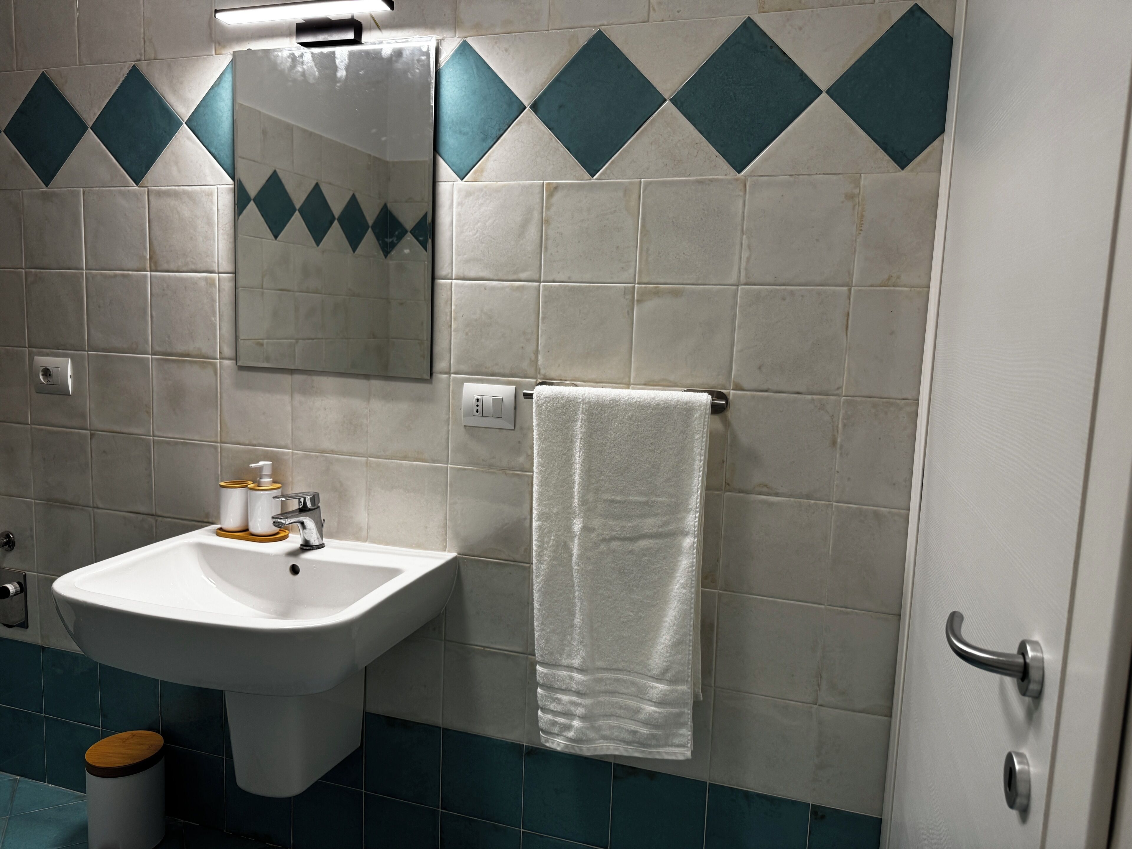 Dusche, Haartrockner, Bidet, Handtücher