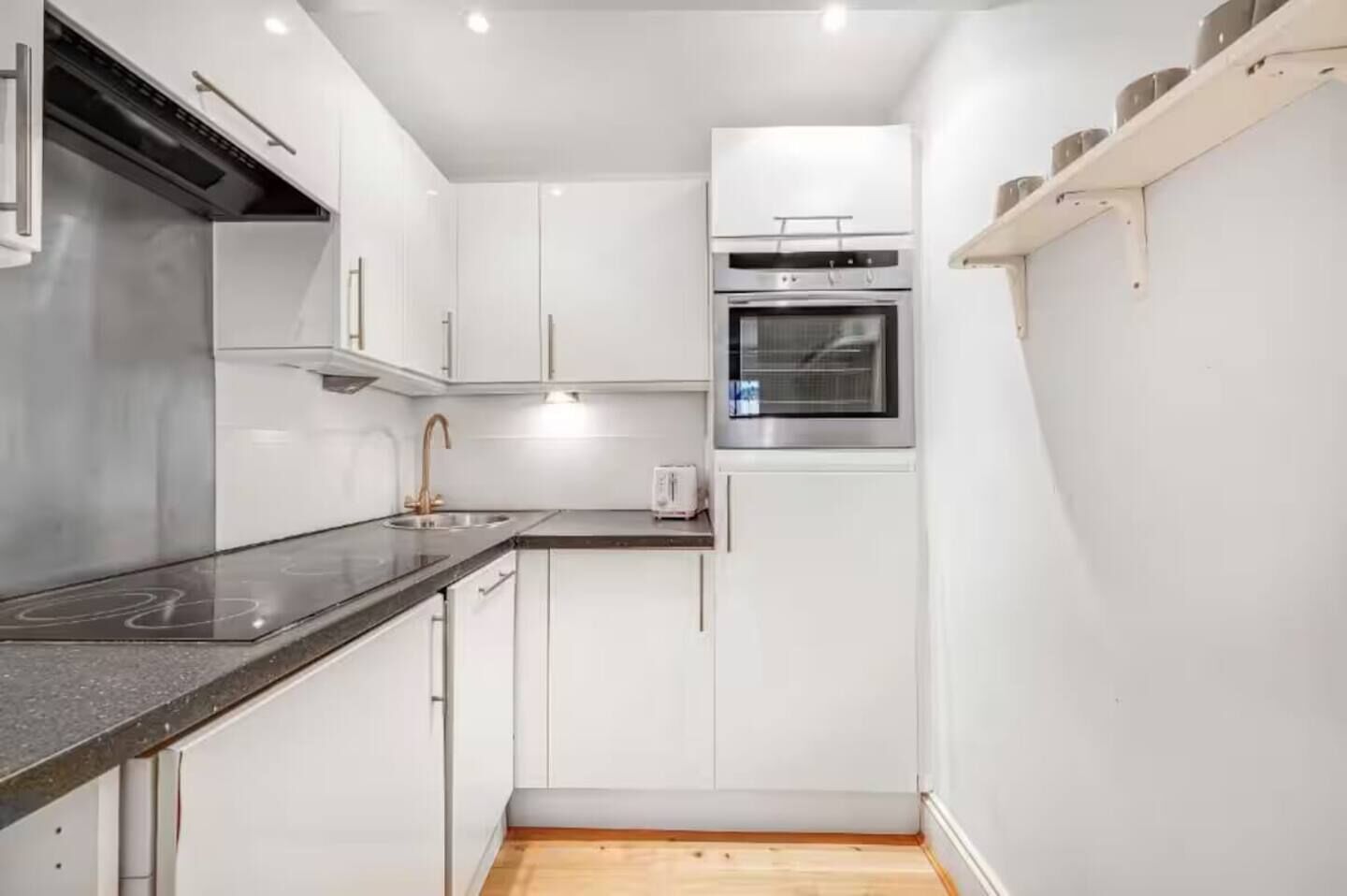 洗碗機、咖啡機/沖茶器、廚房用具/餐具/器皿、餐桌