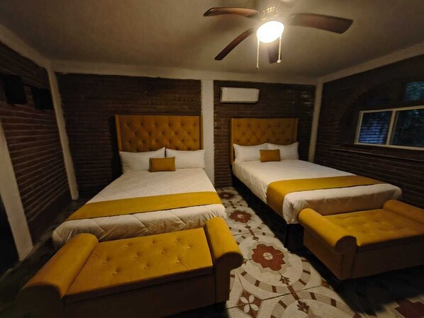 Comfort Twin Room, Patio | Iron/ironing board, free WiFi