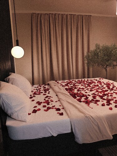 Private Romantic Retreat for Two • Luxury Escape