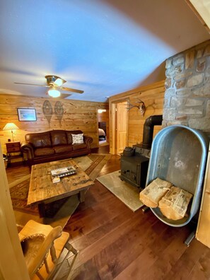 Fireplace - Unhook at Split Pine: North Fork Nights, Zero screens (Gibbonsville)