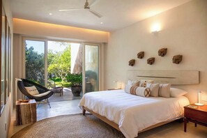 Tabla de planchar con plancha, wifi y ropa de cama 