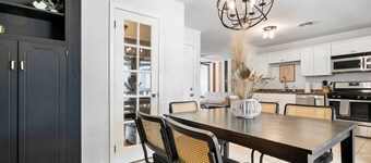 Court-side Cottage - Near Love Street Pickleball Courts and Family Park!