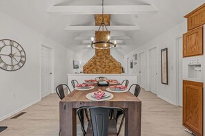 Dining - Chalet in Harpers Ferry (Harpers Ferry)