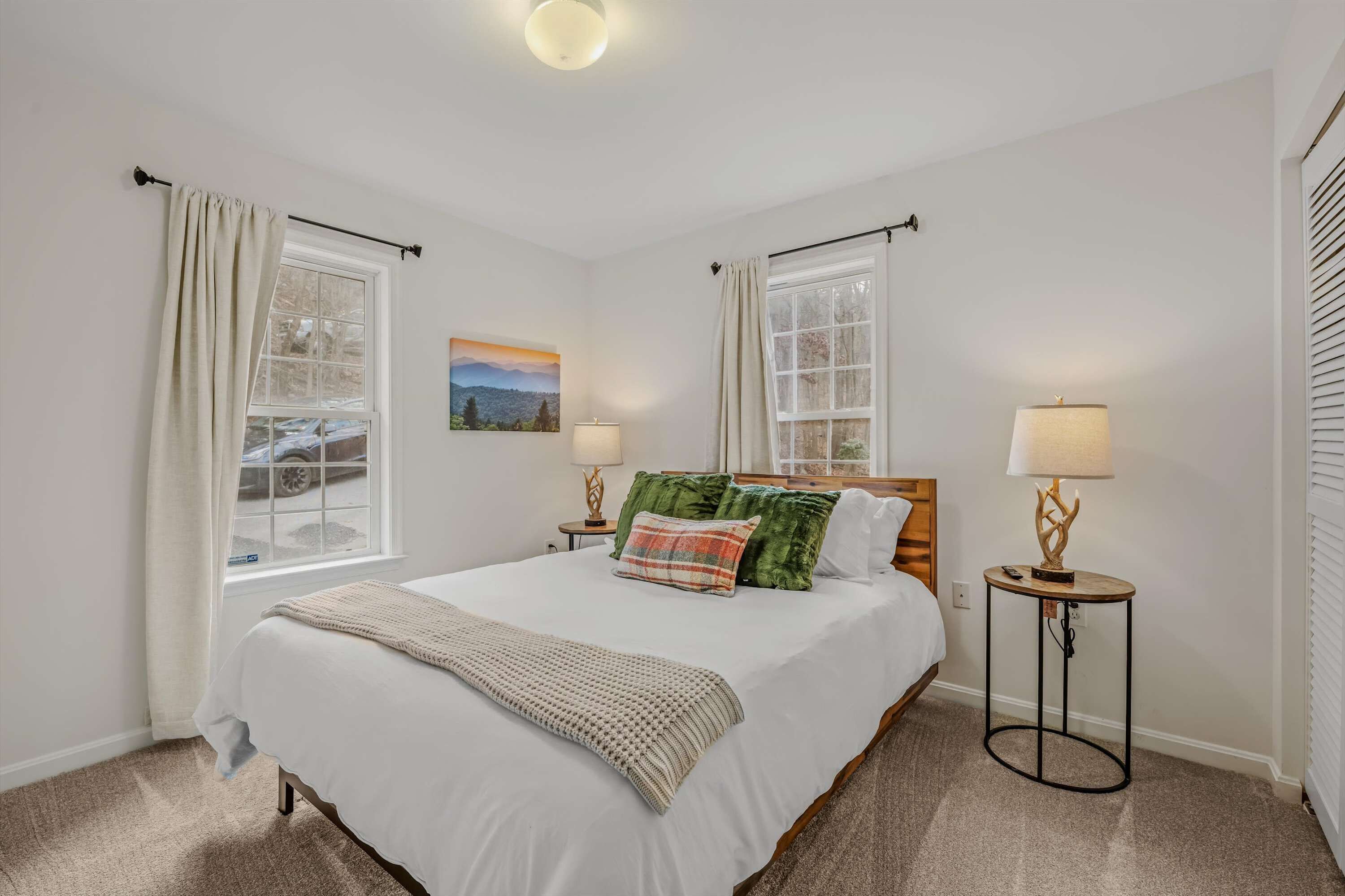 Fer et planche à repasser, lit parapluie, Wi-Fi, draps fournis