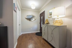 Interior - Downtown Auburn Townhome, Walk to Toomer's, Newly Reno'd 3BR 2.5BA (Auburn)