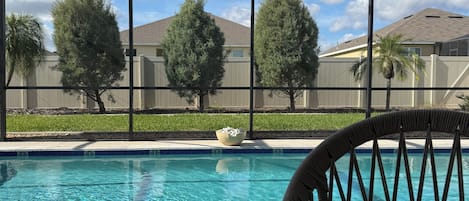 Alberca al aire libre y alberca climatizada