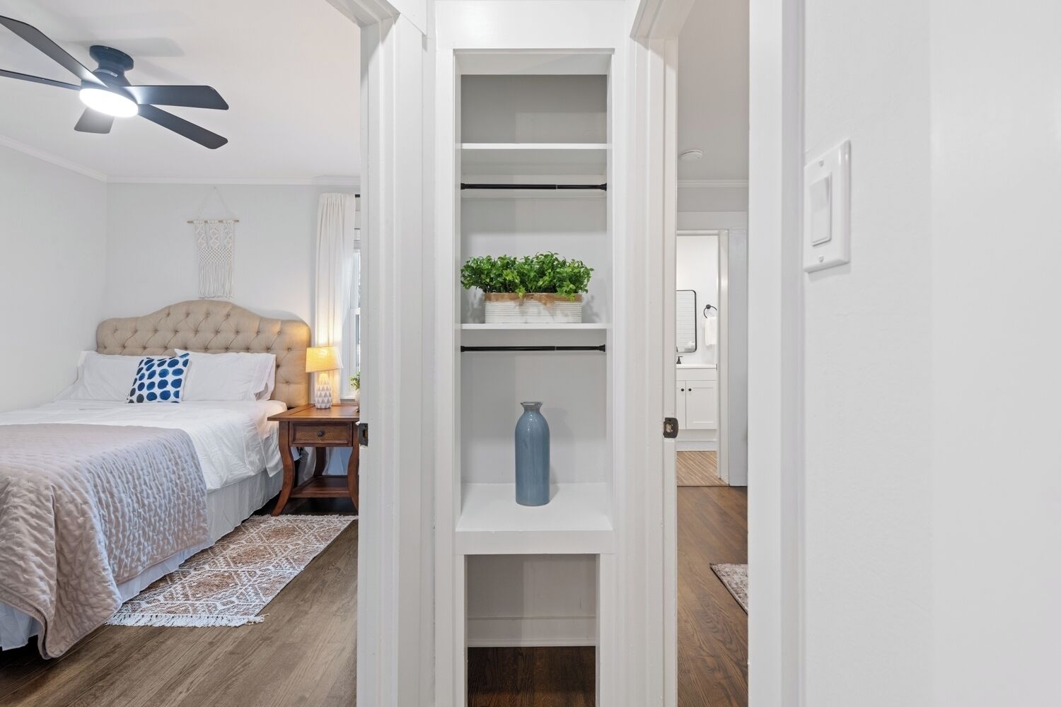 5 slaapkamers, een strijkplank/strijkijzer, wifi, beddengoed