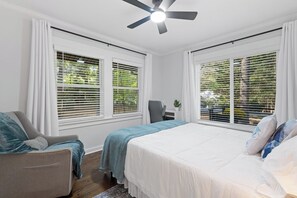 5 habitaciones, tabla de planchar con plancha, wifi y ropa de cama