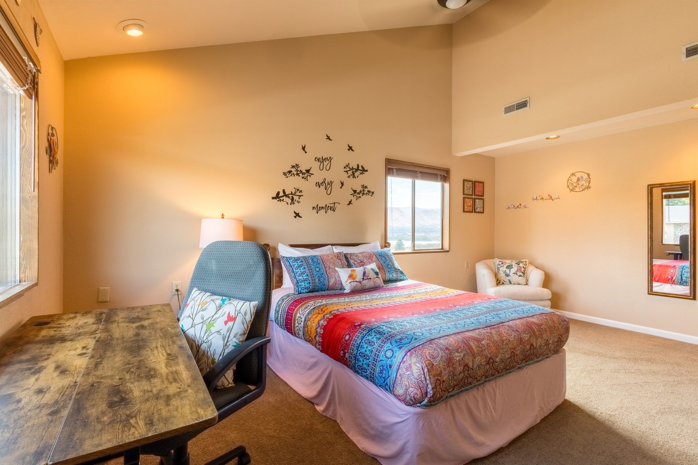 Schreibtisch, Bügeleisen/Bügelbrett, Reisekinderbett, kostenloses WLAN