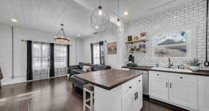 Soothing 2-bedroom house with AC in charming Stephenville