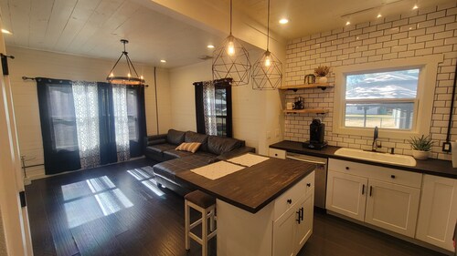 Soothing 2-bedroom house with AC in charming Stephenville