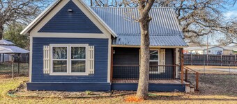 Soothing 2-bedroom house with AC in charming Stephenville
