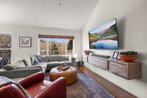 Smart TV - Mountain Village Escape | Walk to Slopes + Views (Mountain Village)