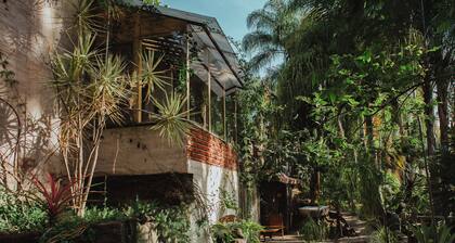 CASITA PINO - Independent Retreat by the River