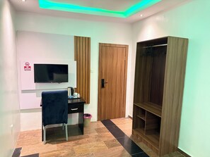 مكتب وواي فاي مجانًا