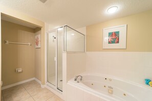 Hair dryer, towels, soap, toilet paper - Oceanwalk Condo with Beach Access  and Resort Amenities (New Smyrna Beach)