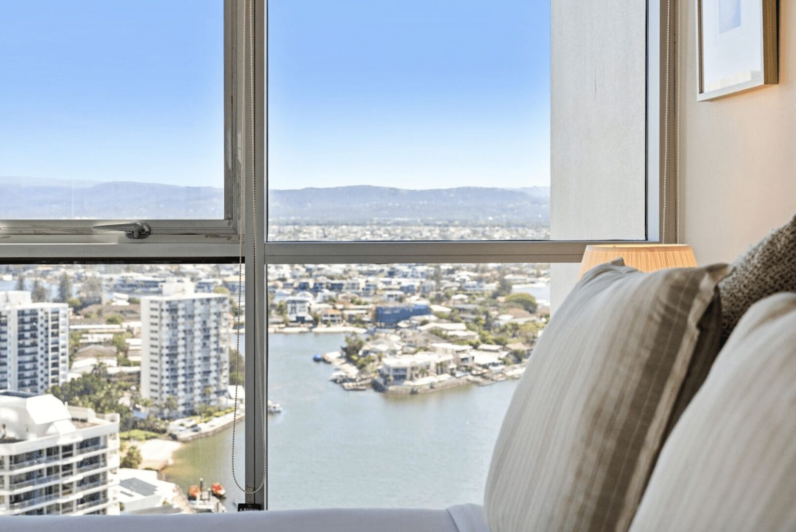 Strykejern/-brett og sengetøy