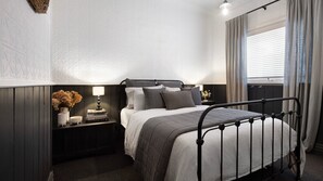 Iron/ironing board, Internet, bed sheets - Arichonan House in the heart of Trentham (Trentham)