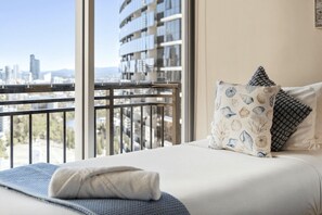 2 bedrooms, iron/ironing board, bed sheets - Chevron Renaissance - 2 Bed 2 Bath - 3236 - 3 night - 2 bed 2 bath Apartment (SURFERS PARADISE)