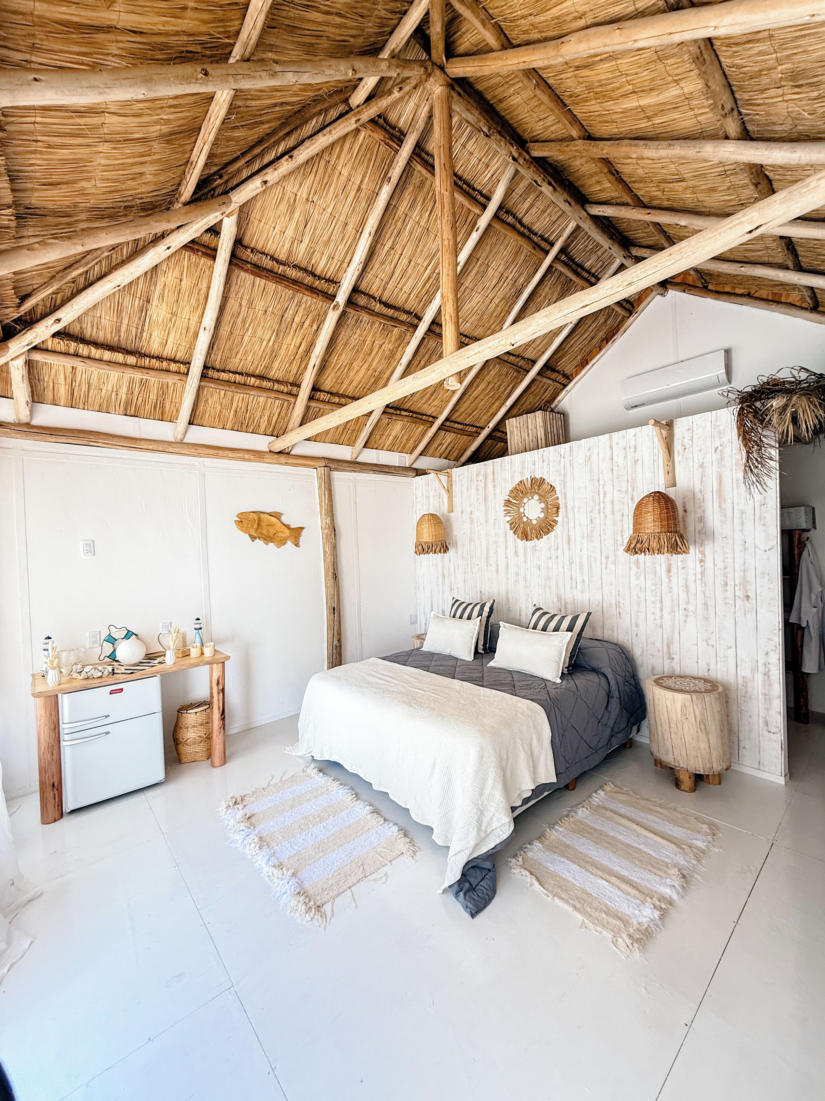 Premium bedding, minibar, free WiFi, bed sheets