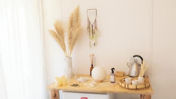 Premium bedding, minibar, free WiFi, bed sheets